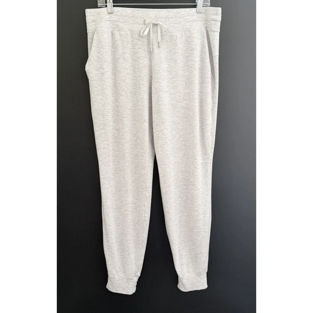 lululemon Warm Down Jogger Soft Touch Size 12 Heathered Core Ultra Light Grey